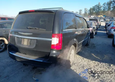 2013 Chrysler Town & Country Touring z USA, uszkodzony, nr VIN 2C4RC1BG8DR783000
